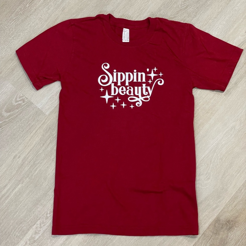 ‘Sippin’ Beauty’ Tee